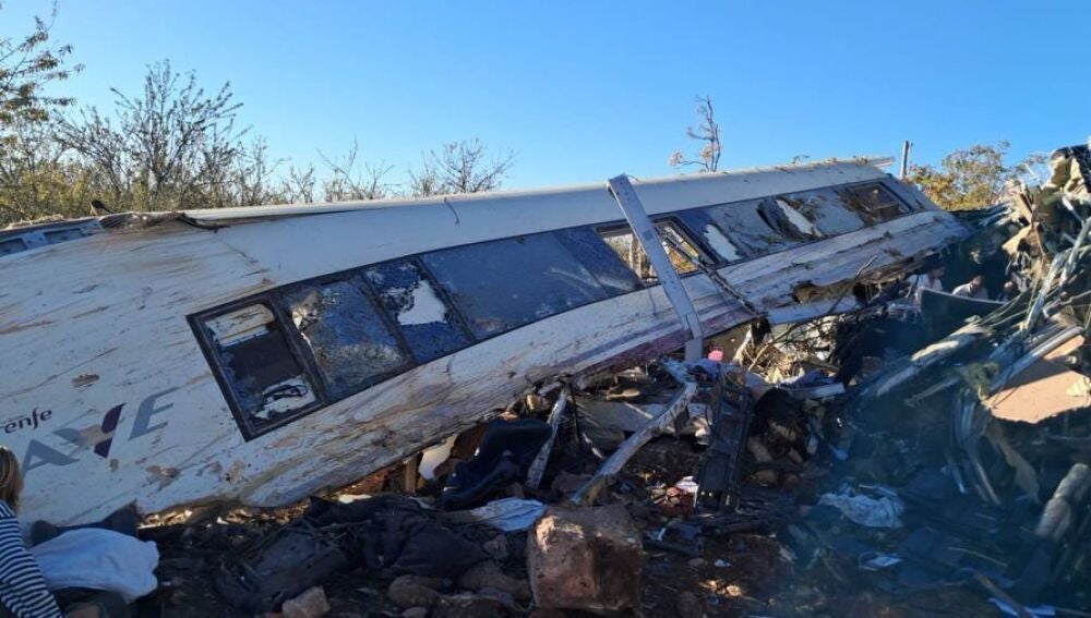Spagna, scontro tra treni ad alta velocità a Toledo: 46 morti e 150 feriti