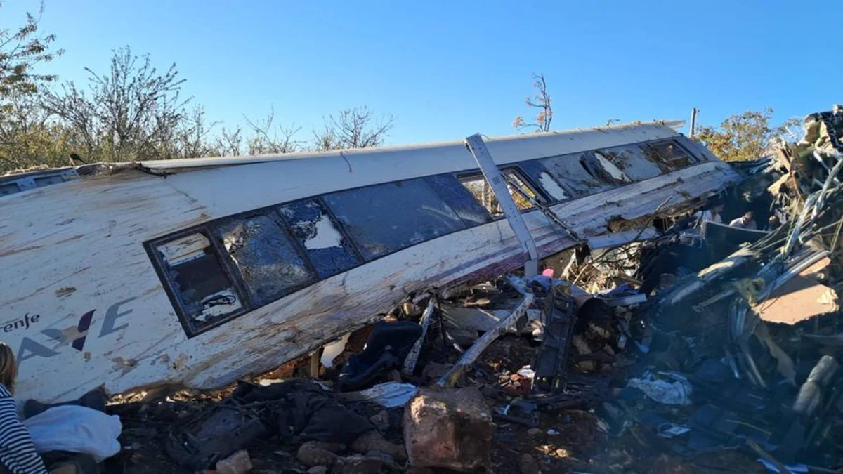 El AVE destrozado
