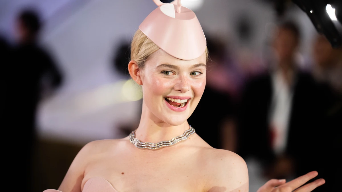 Elle Fanning.