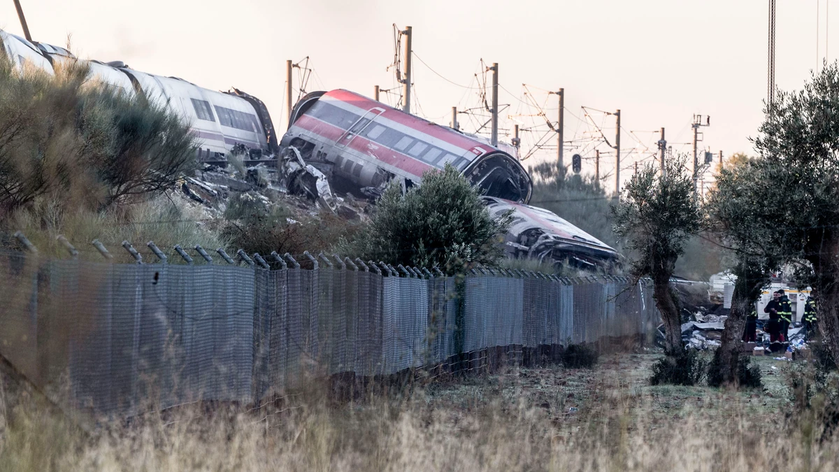 Los servicios de emergencia continúan desplegados en el lugar del accidente ferroviario en Urda