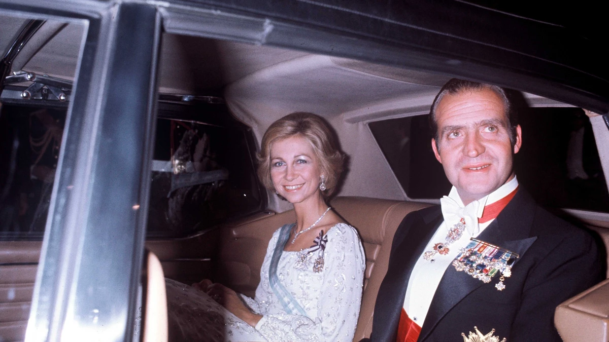 El Rey Juan Carlos I y la Reina Sofía, en Francia, en 1976.