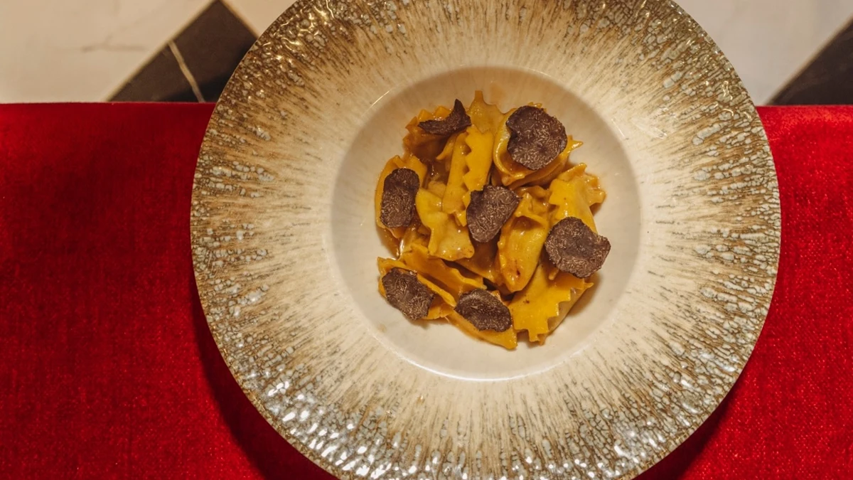 Pasta rellena de ossobuco hecha a mano.