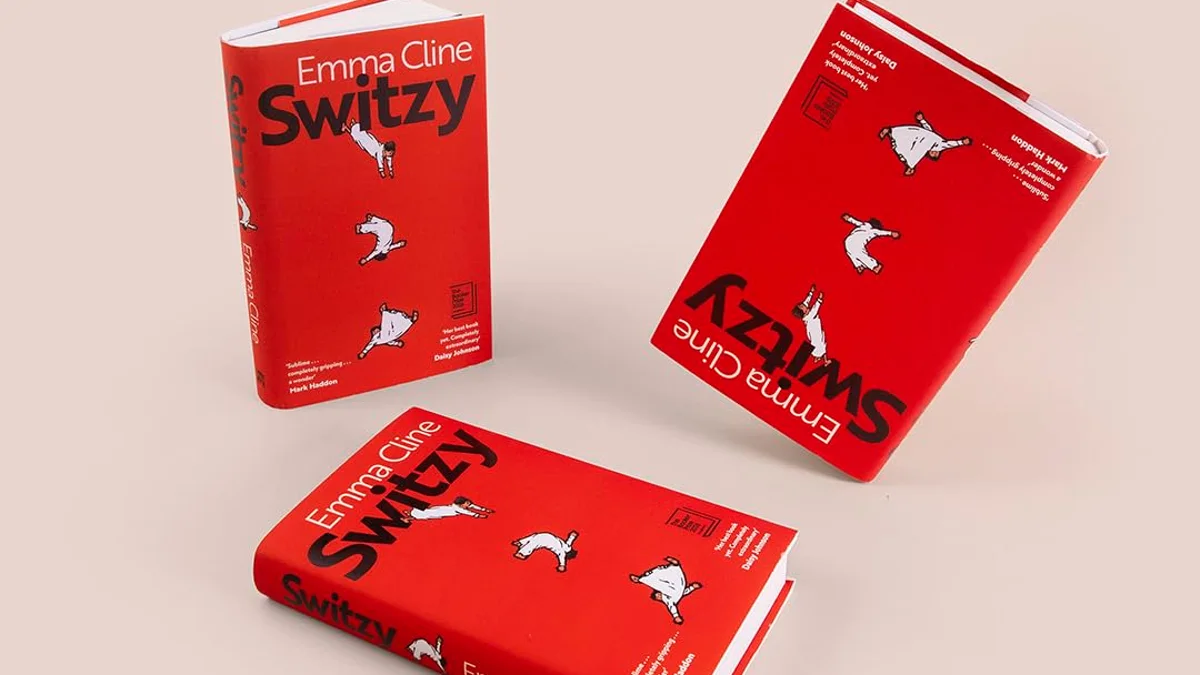 Ejemplares de la novela de Emma Cline