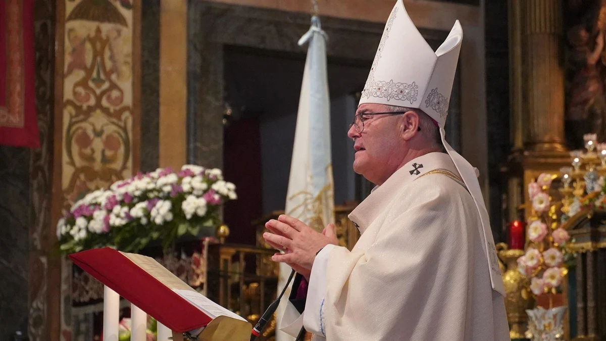 El arzobispo de Toledo, Francisco Cerro Chaves