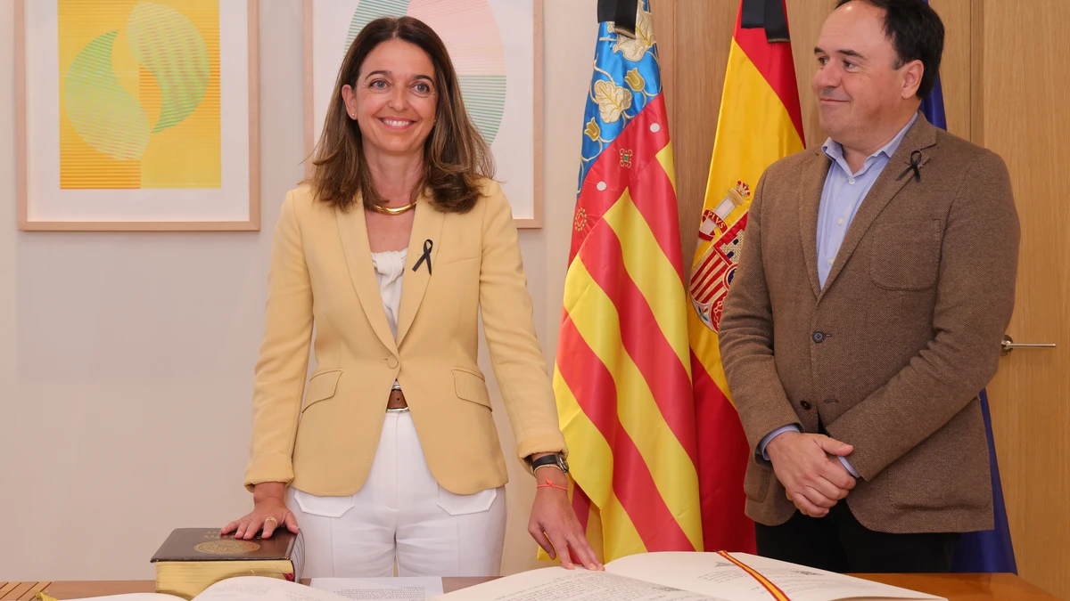El president de la Generalitat, Juanfran Pérez Llorca, ha asistido a la toma de posesión de Nuria Martínez como consellera de Servicios Sociales y Justicia.
