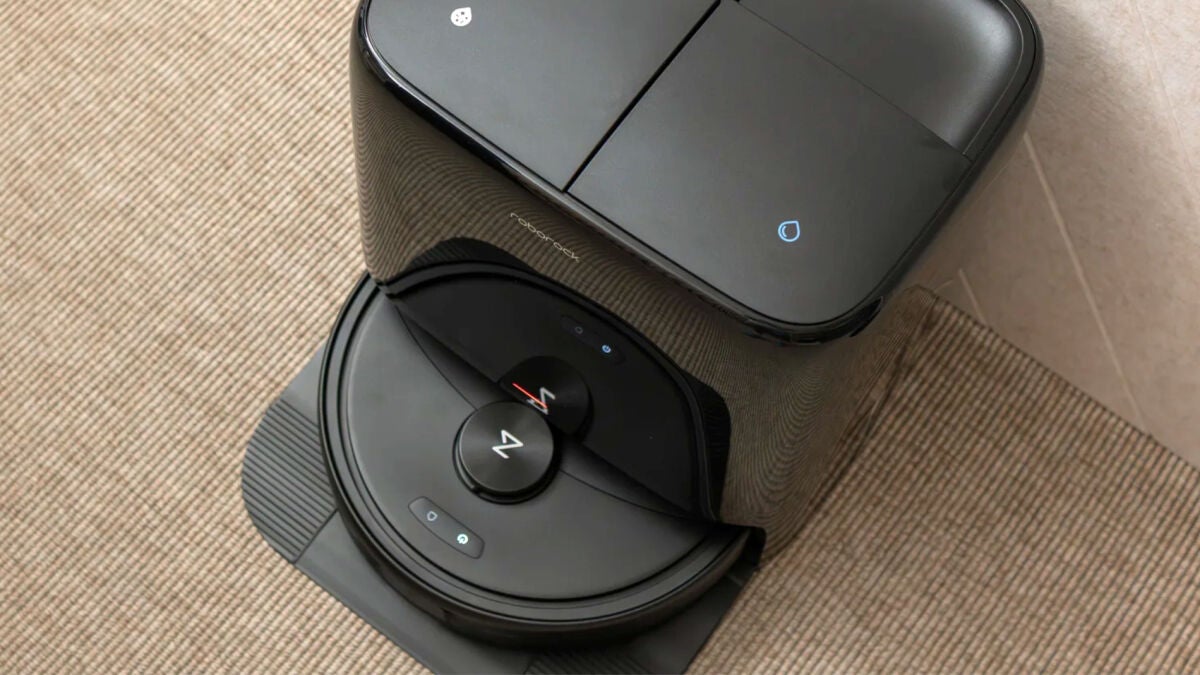 Tengo este robot aspirador en casa y sé que es la compra perfecta por menos de 350 euros: alta potencia y base multifunción clave