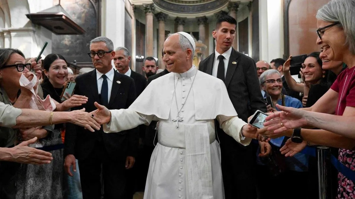 papa-francisco-saludando-peregrinos-montserrat